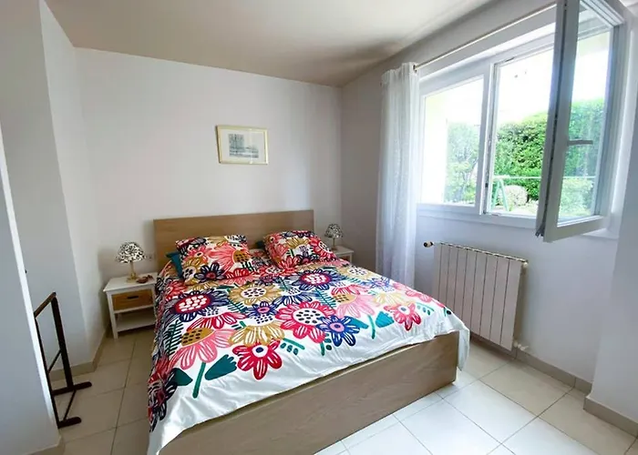 Au Calme 500 M Plages Et Port Santa Lucia *